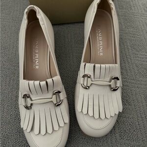 Donald J. Pliner Cream Leather Kiltie Loafers with Metal Bit